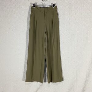 Athleta Green Women's size 6 pant elastic waist zipper pockets casual comfort